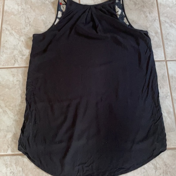 Gap Black with white and red floral tank - Picture 5 of 5
